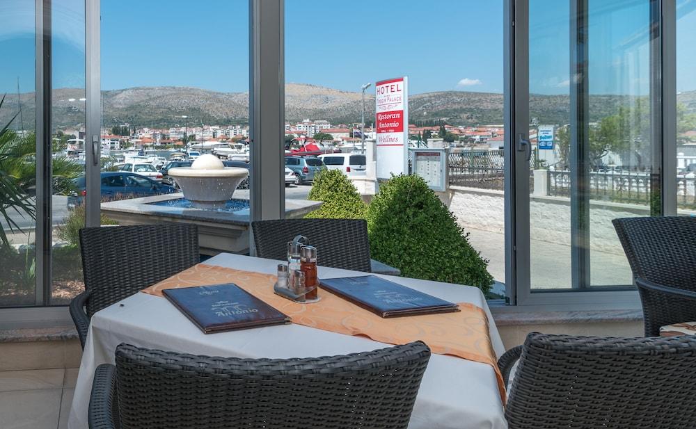 Hotel Trogir Palace מראה חיצוני תמונה