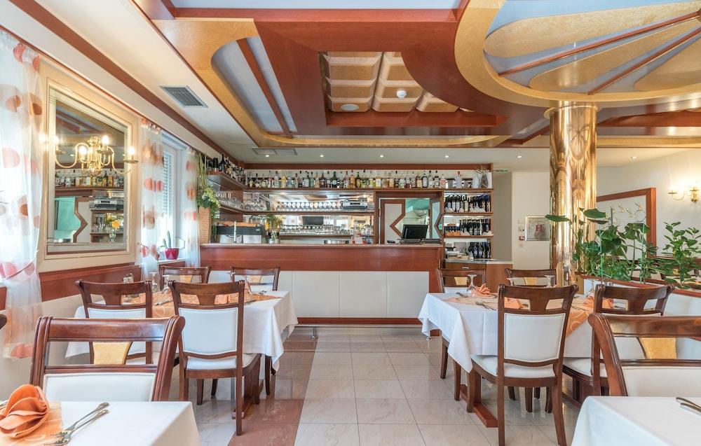 Hotel Trogir Palace מראה חיצוני תמונה