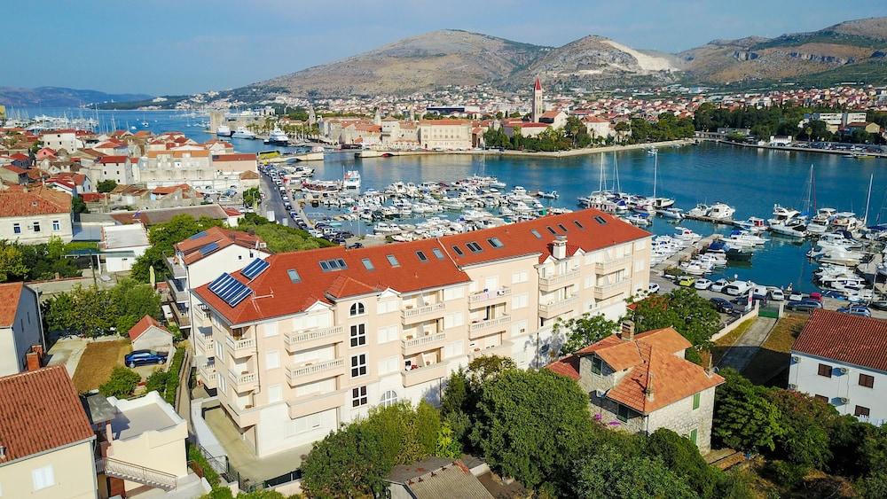 Hotel Trogir Palace מראה חיצוני תמונה